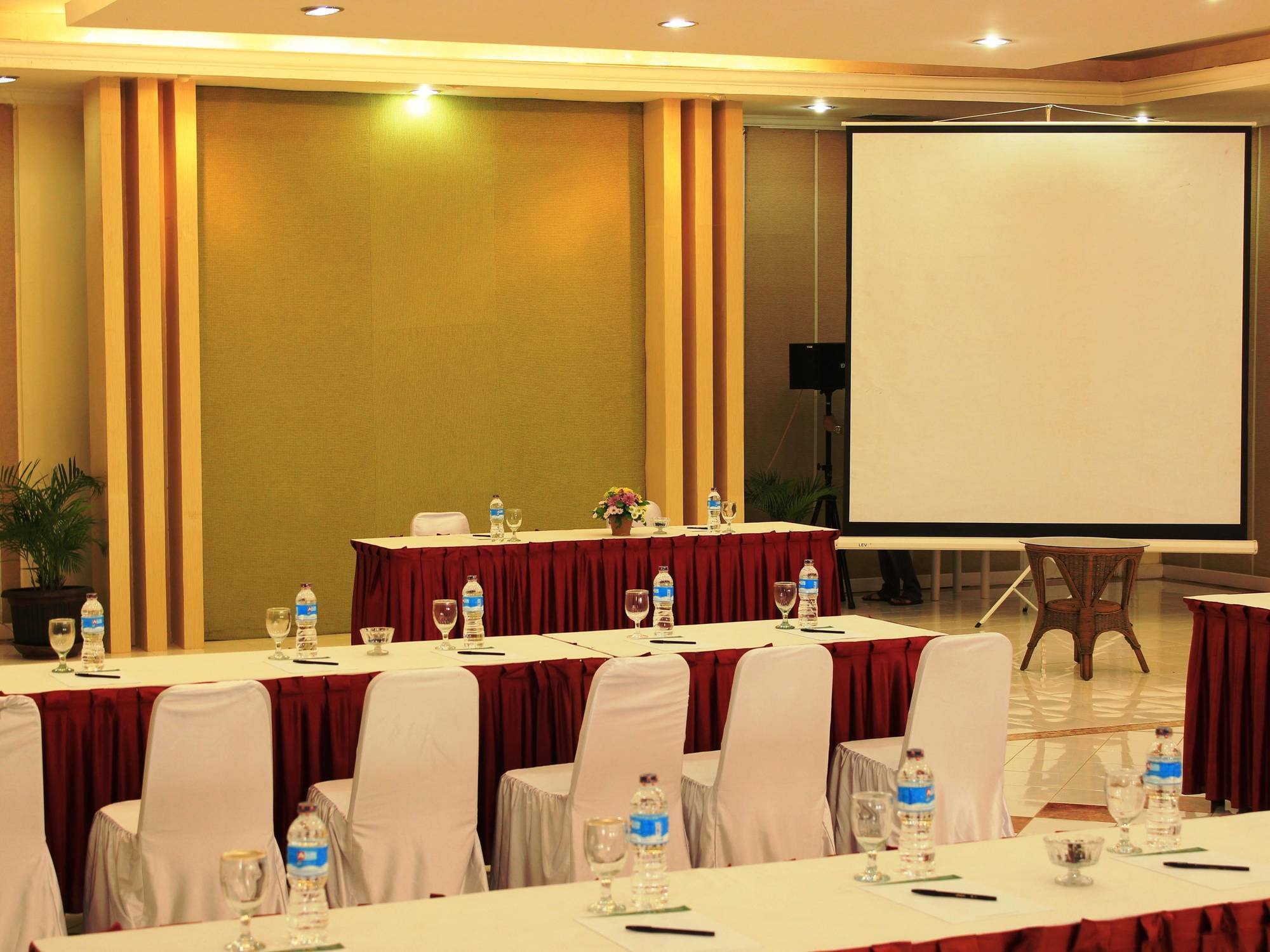 Alfa Resort Hotel And Conference Пунсак Екстериор снимка